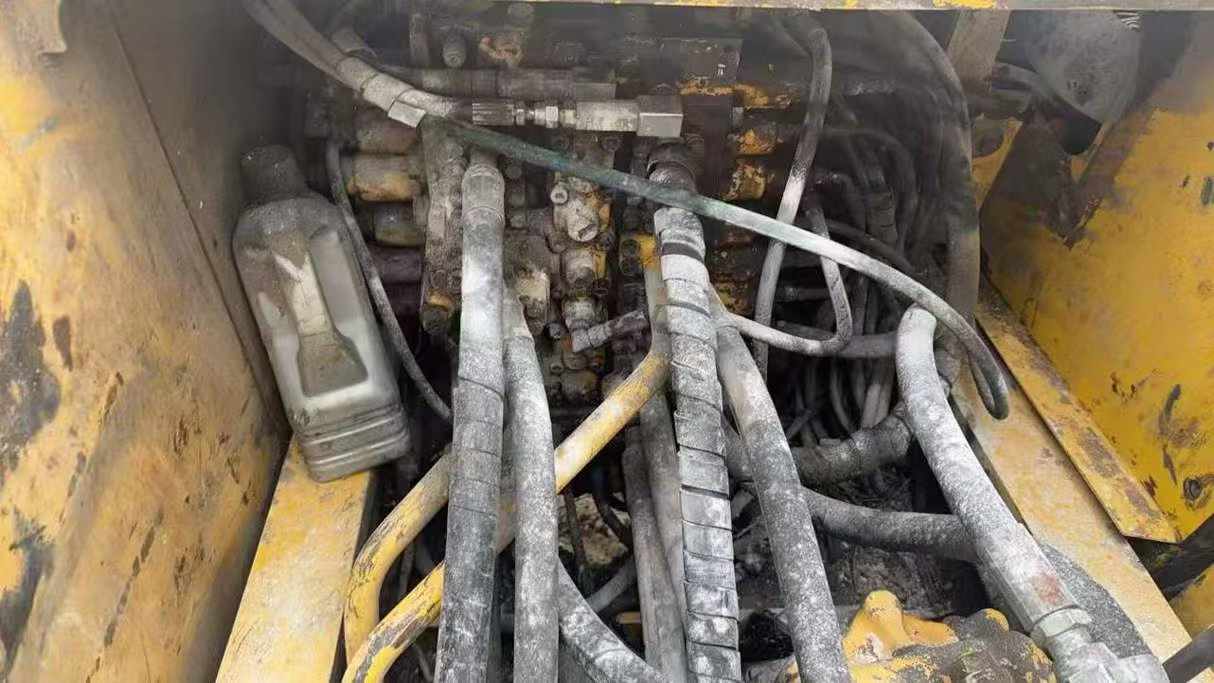 Used Komatsu PC210-8 Excavator 2016 Model / 5