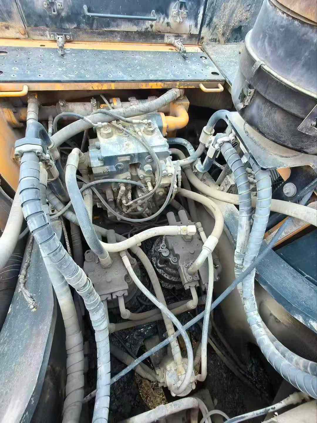 Used Hyundai ROBEX520LC-9S Excavator 2018 Model / 6