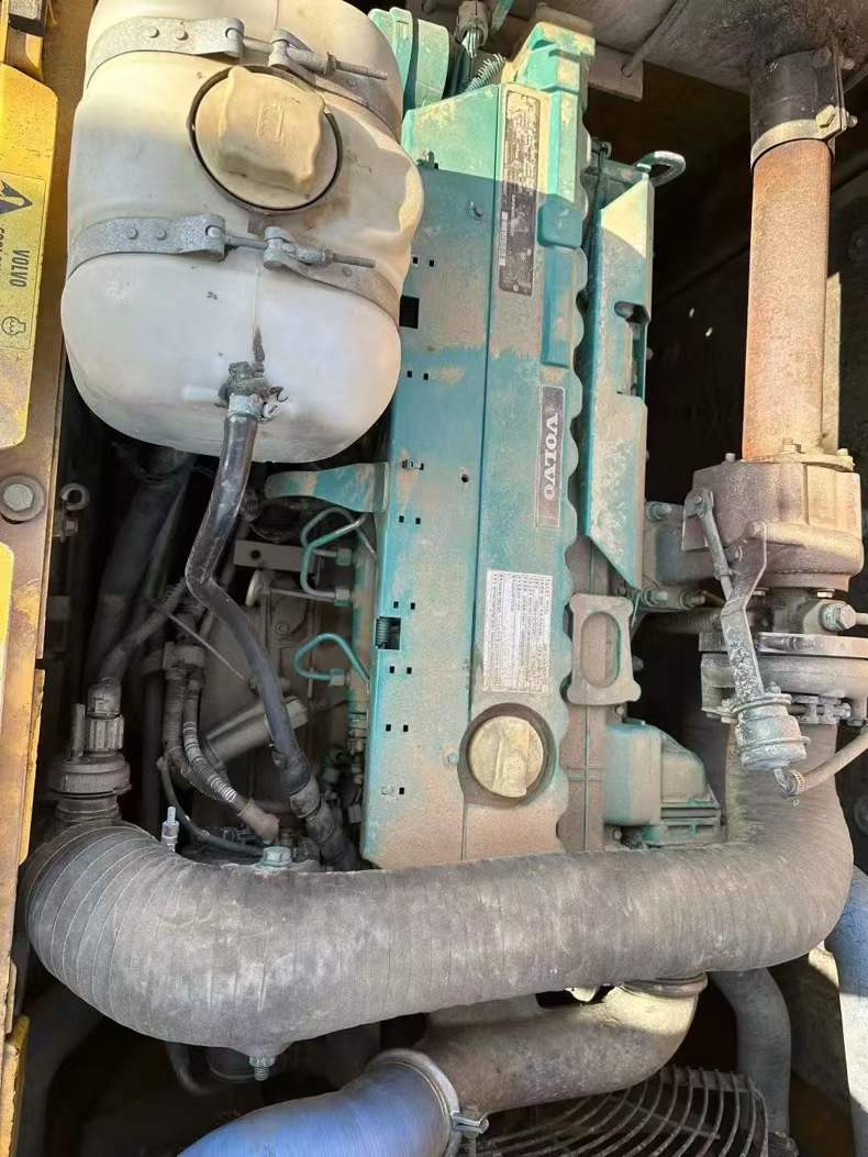 Used Volvo EW210C Excavator 2016 Model / 9