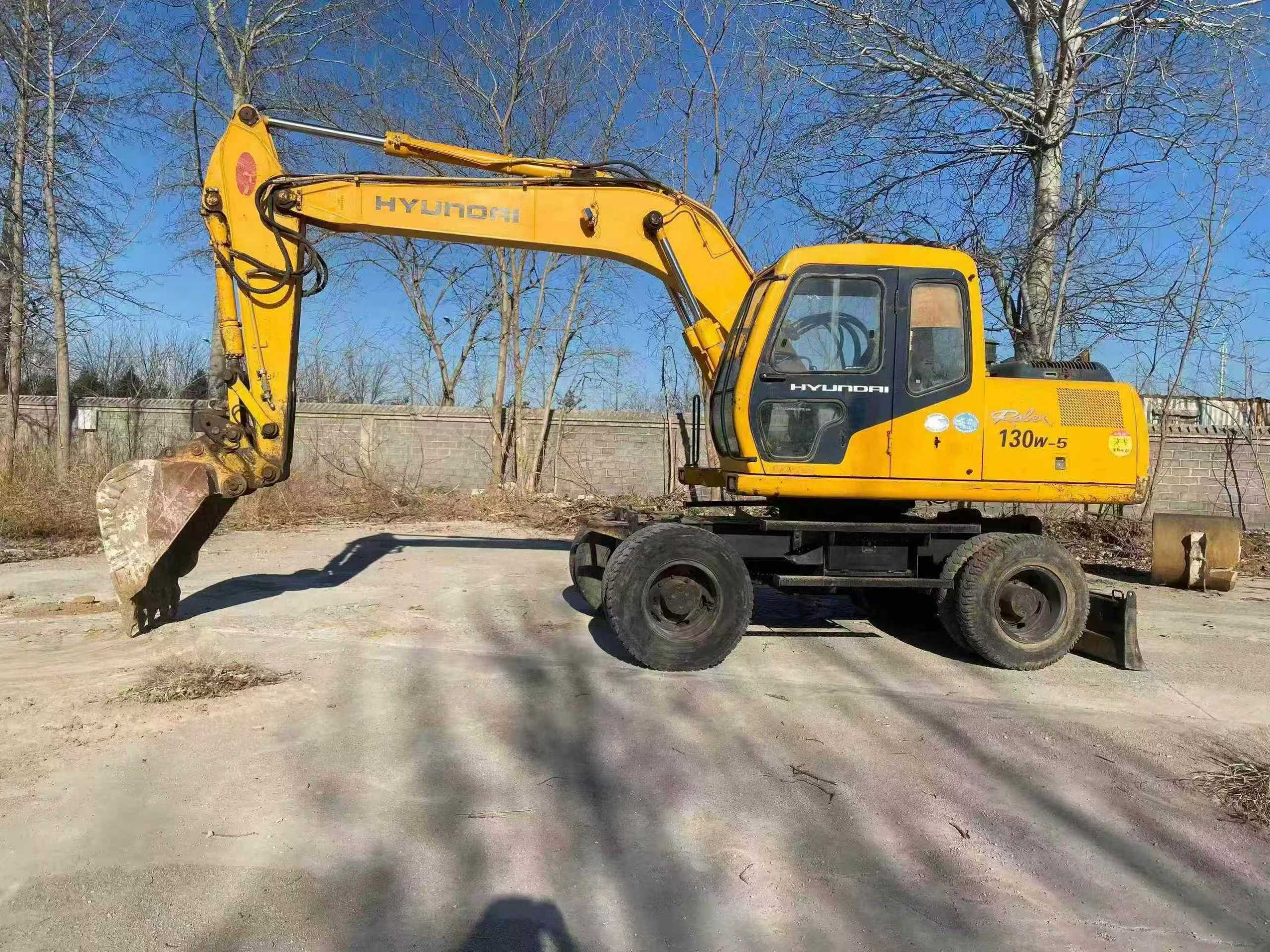 Used Hyundai R130W-5 Excavator 2016 Model / 5