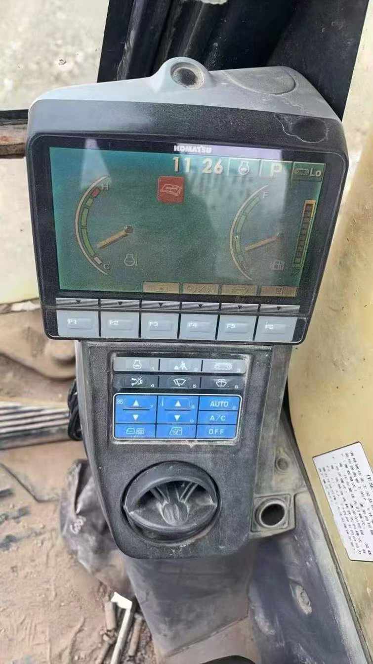 Used Komatsu PC210-8 Excavator 2016 Model / 8