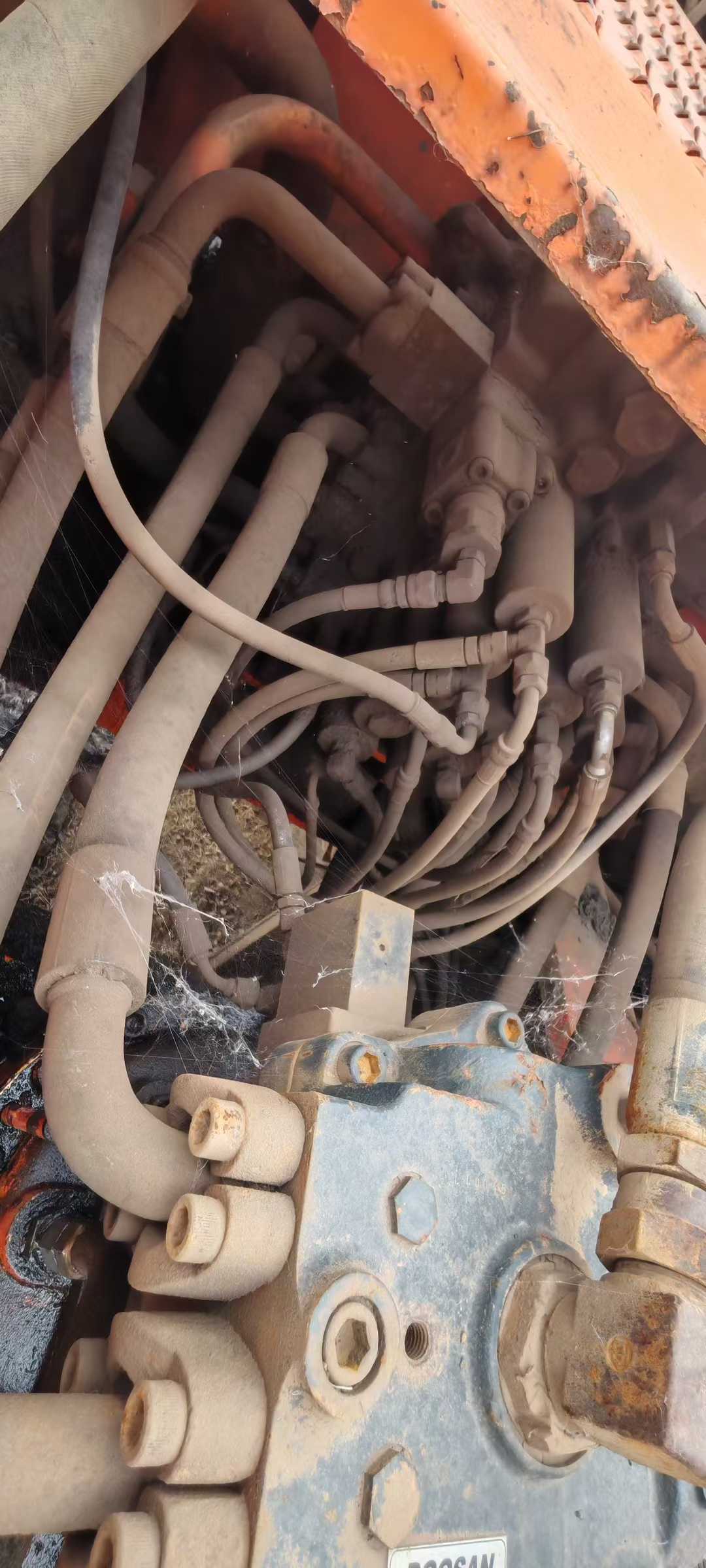 Used Doosan DH70 Excavator 2010 Model / 6