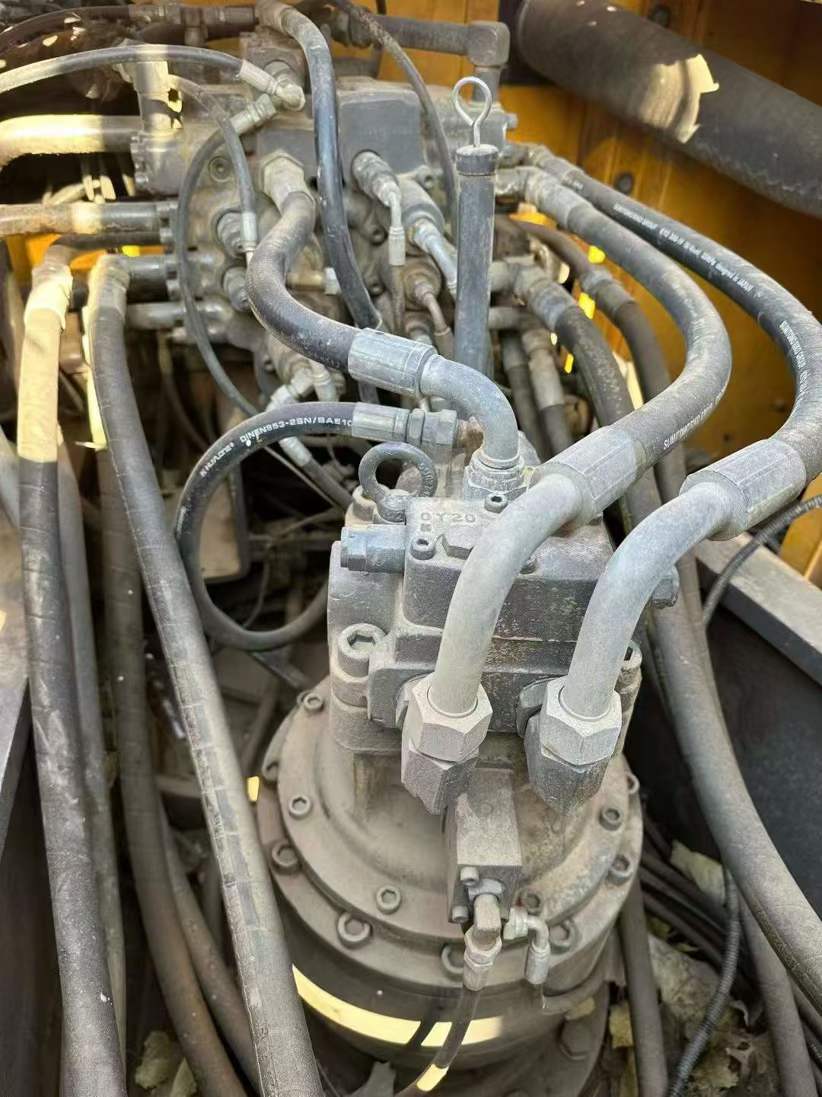 Used Volvo EW210C Excavator 2016 Model / 8