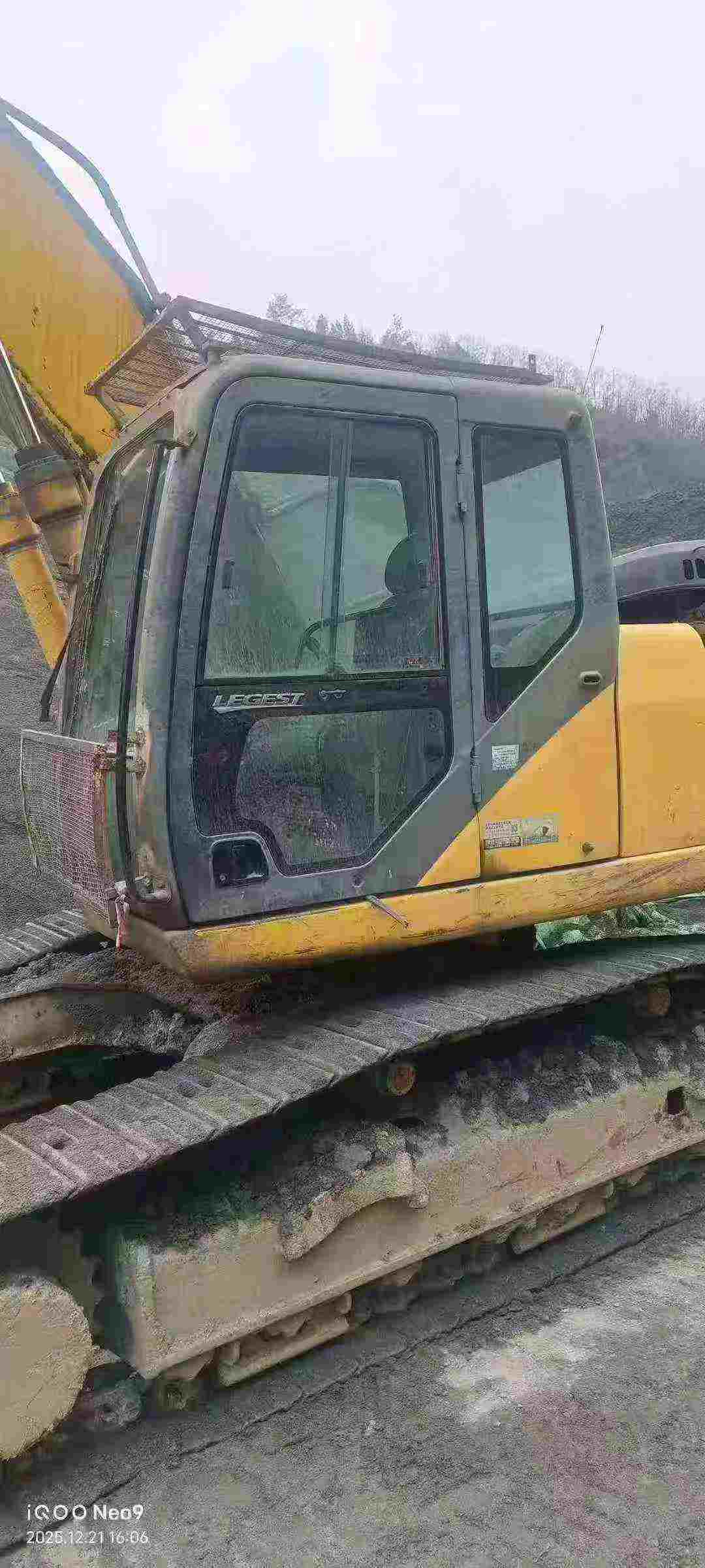 Used Sumitomo SH240-3 Excavator 2015 Model / 2