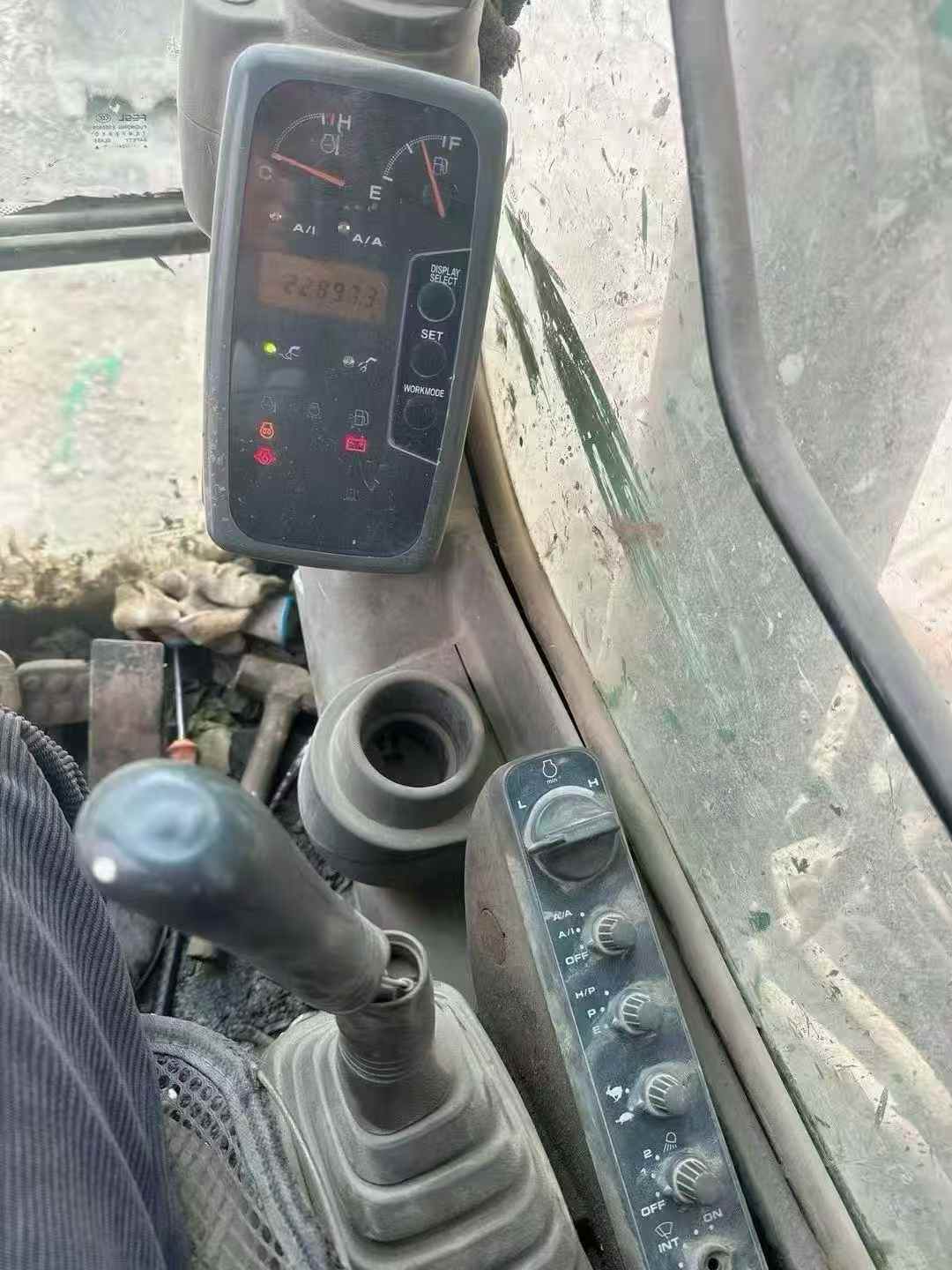 Used Hitachi ZAXIS200 Excavator 2016 Model / 7