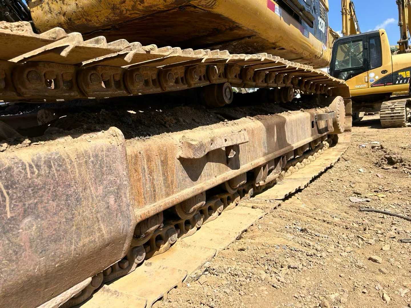 Used Caterpillar 323DL Excavator 2013 Model / 5